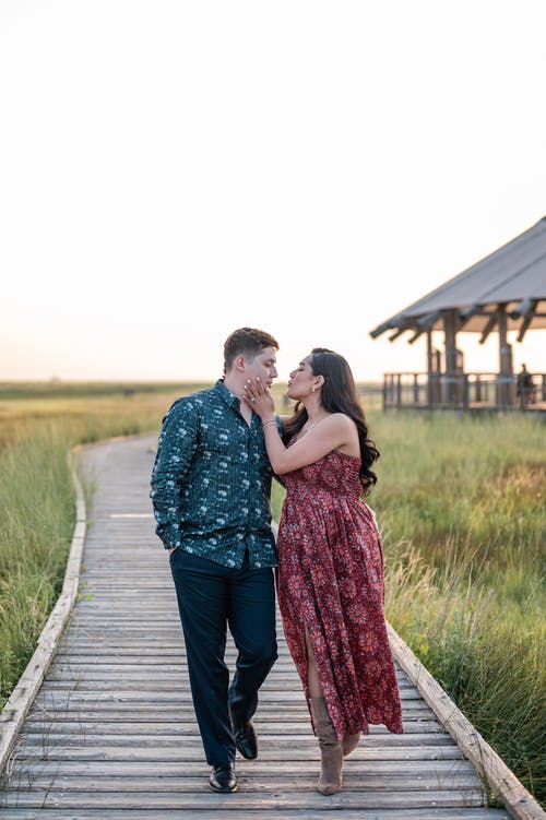 有关一對, 亲热, 全景的免费素材图片