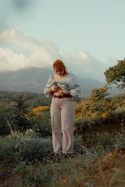 有关中空裝, 加上大小, 发色的免费素材图片