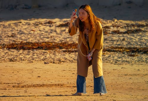 有关人, 大衣, 女人的免费素材图片