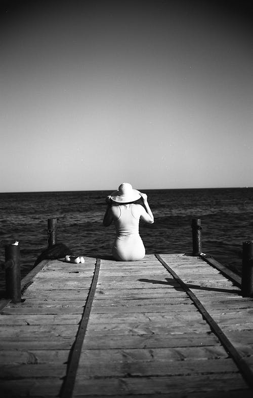 有关原本, 单色, 坐的免费素材图片