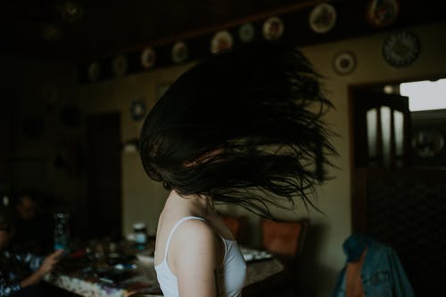 有关侧面轮廓, 女人, 室内的免费素材图片