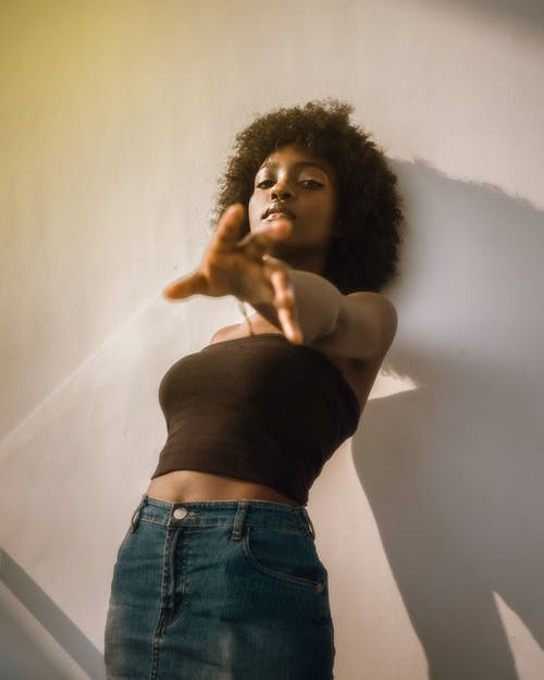 有关倚, 女人, 室内的免费素材图片