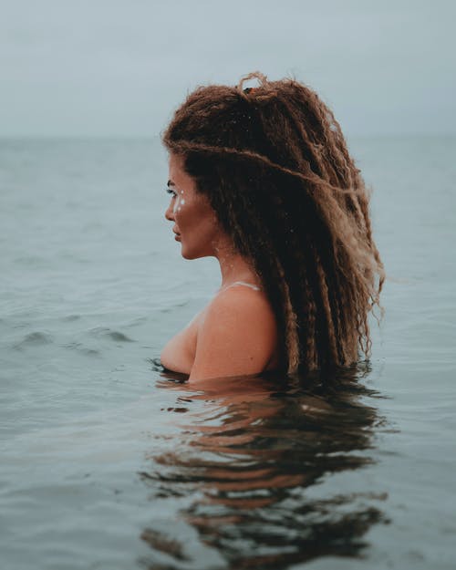 有关侧面轮廓, 垂直拍摄, 坏心情的免费素材图片