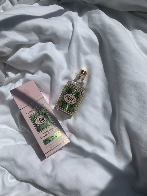 有关垂直拍摄, 白布, 箱的免费素材图片