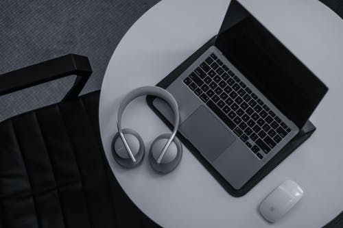 有关互联网, 俯视图, 咖啡桌的免费素材图片