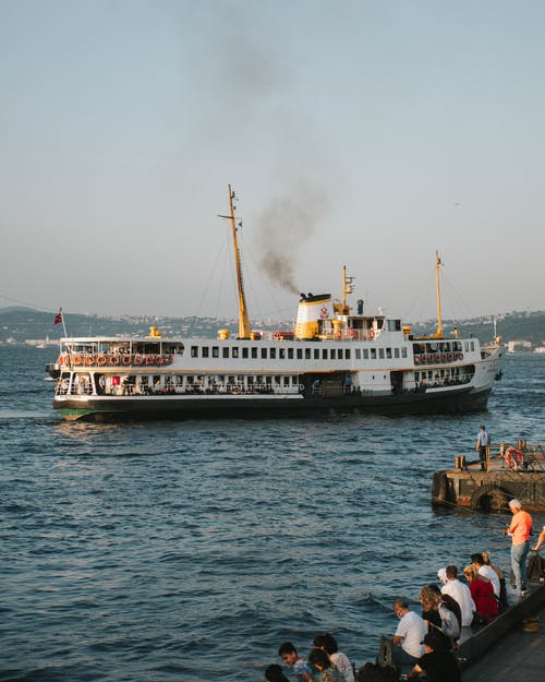 有关停泊处, 垂直拍摄, 抽烟的免费素材图片