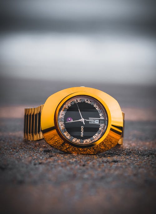 有关垂直拍摄, 手表, 景深的免费素材图片