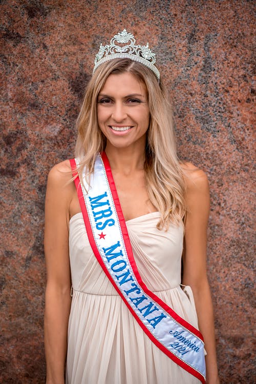 有关微笑的女人, 有色头发, 漂亮的免费素材图片