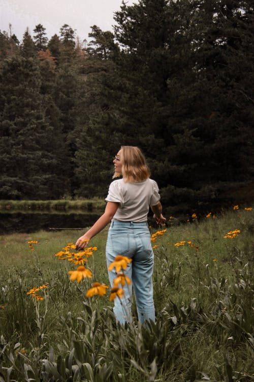 有关垂直拍摄, 女人, 後视图的免费素材图片