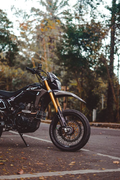 有关停, 垂直拍摄, 户外的免费素材图片