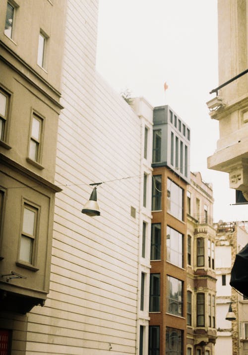 有关低角度拍摄, 光, 公寓的免费素材图片