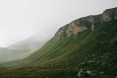 有关专注于前景, 周末活动, 喜怒无常的天空的免费素材图片