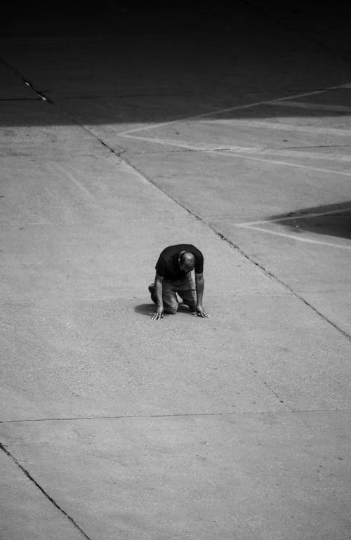 有关人, 休息, 单色的免费素材图片