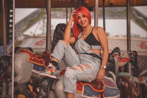 有关嘉年华, 女人, 摆姿势的免费素材图片