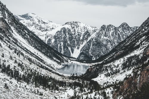 有关冬季, 冰冻的湖面, 大雪覆盖的免费素材图片