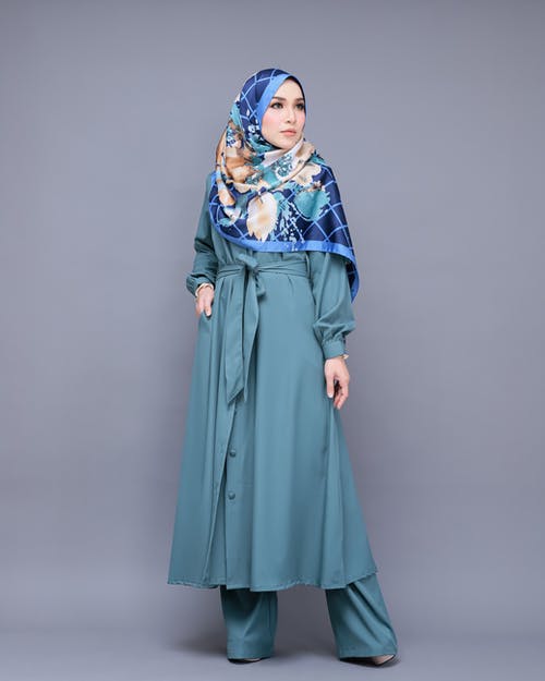 有关优雅, 围巾, 垂直拍摄的免费素材图片