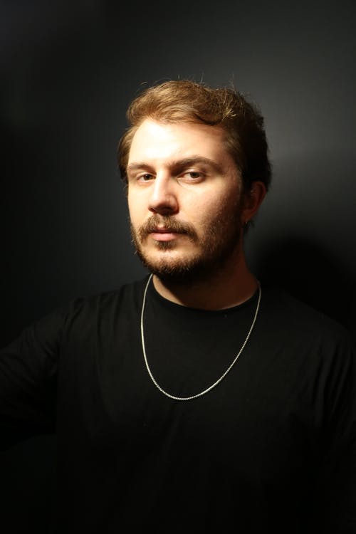 有关人, 垂直的, 室内的免费素材图片