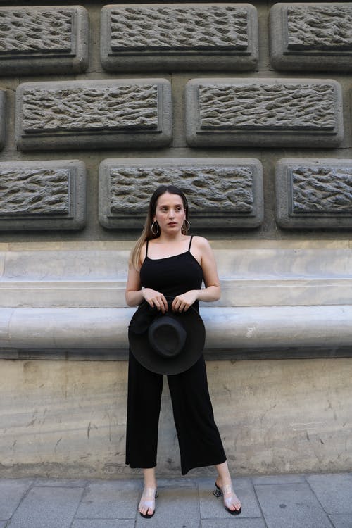 有关垂直拍摄, 女人, 帽子的免费素材图片