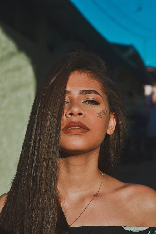 有关人, 嘴唇, 垂直拍摄的免费素材图片