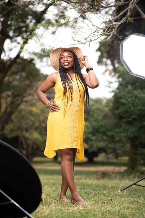 有关人, 垂直拍摄, 太阳帽的免费素材图片