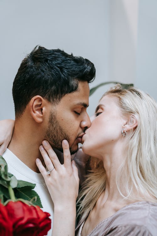 有关一对, 人, 侧面图的免费素材图片