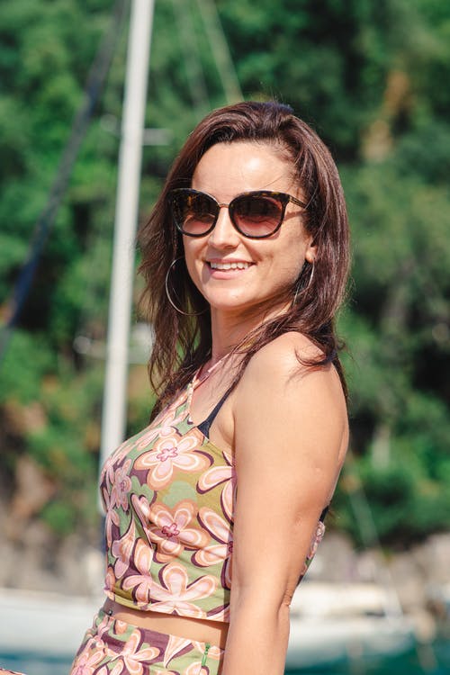 有关中空装, 墨镜, 夏天的免费素材图片