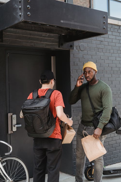 有关交付, 四分之三长度, 垂直拍摄的免费素材图片