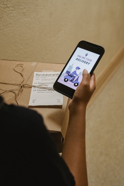 有关交付, 人的手, 取出食物的免费素材图片