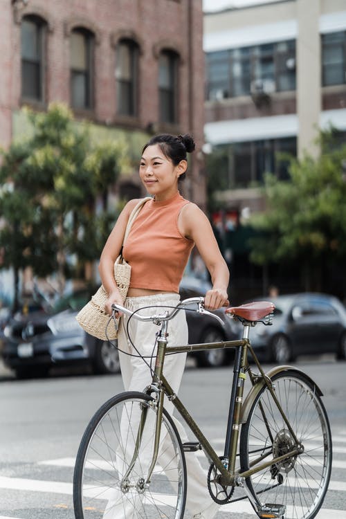 有关垂直拍摄, 女人, 户外的免费素材图片