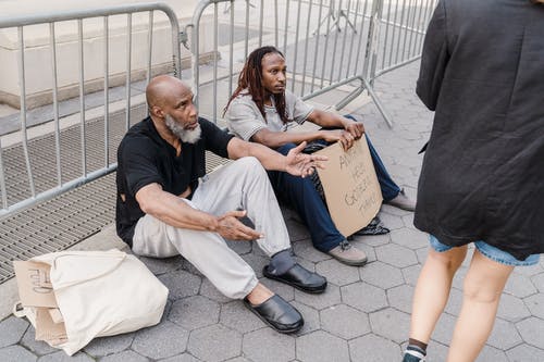 有关不幸, 人行道, 侧面图的免费素材图片