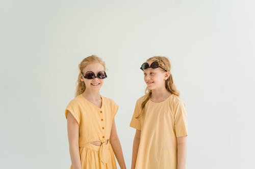 有关Copyspace, 儿童, 墨镜的免费素材图片