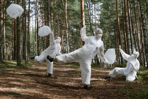 有关举起手臂, 保护, 天的免费素材图片