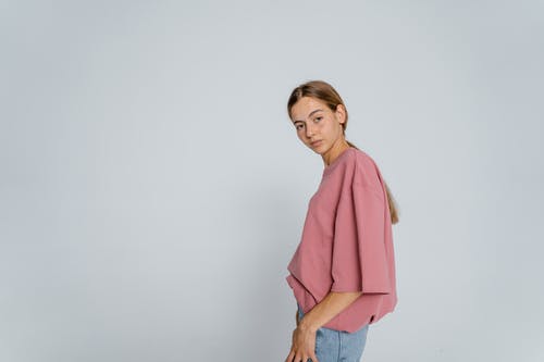 有关休闲装, 休闲服, 工作室拍摄的免费素材图片