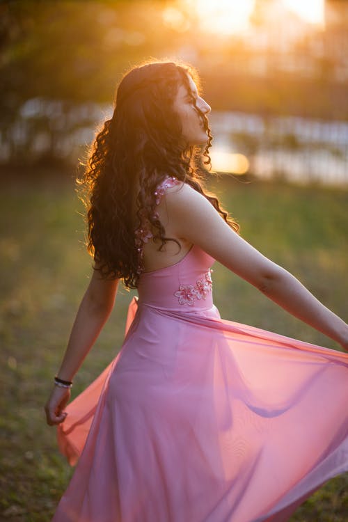 有关垂直拍摄, 女人, 年轻的免费素材图片