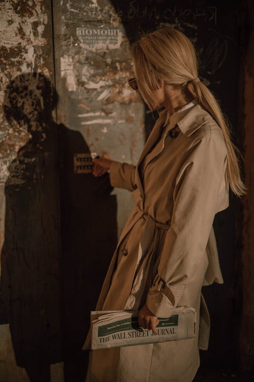 有关垂直拍摄, 报纸, 墨镜的免费素材图片