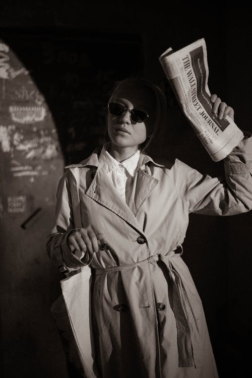 遮住阳光的女人 · 免费素材图片