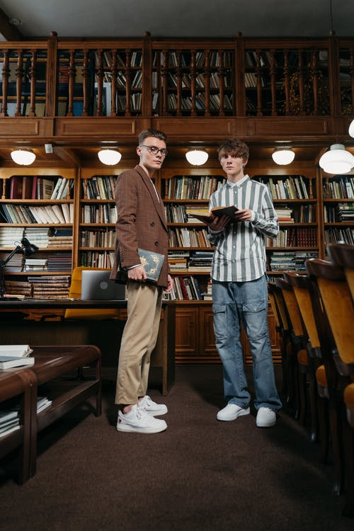 有关圖書, 圖書館, 垂直拍摄的免费素材图片