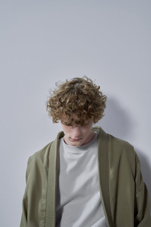 有关人, 休闲服装, 工作室拍摄的免费素材图片