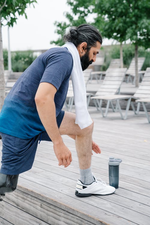 有关人, 伸展, 健身的免费素材图片