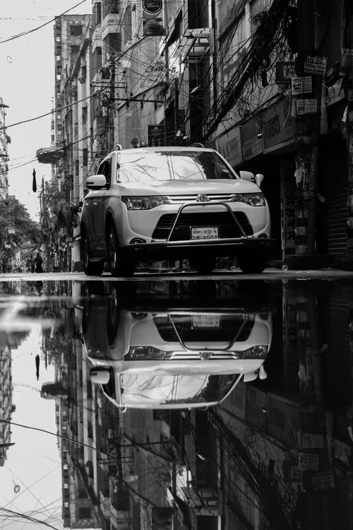 有关单色, 垂直拍摄, 汽车的免费素材图片