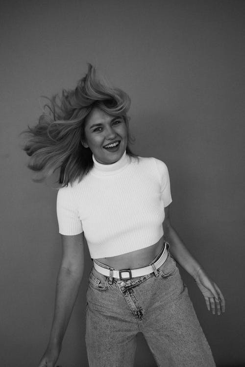 有关女人, 微笑, 快乐的免费素材图片