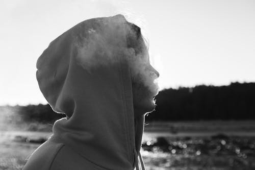 有关副, 單色, 抽煙的免费素材图片