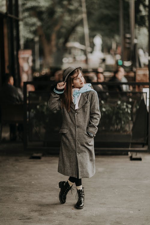 有关围巾, 大衣, 女孩的免费素材图片