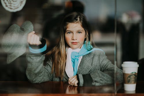 有关人脸, 咖啡, 围巾的免费素材图片