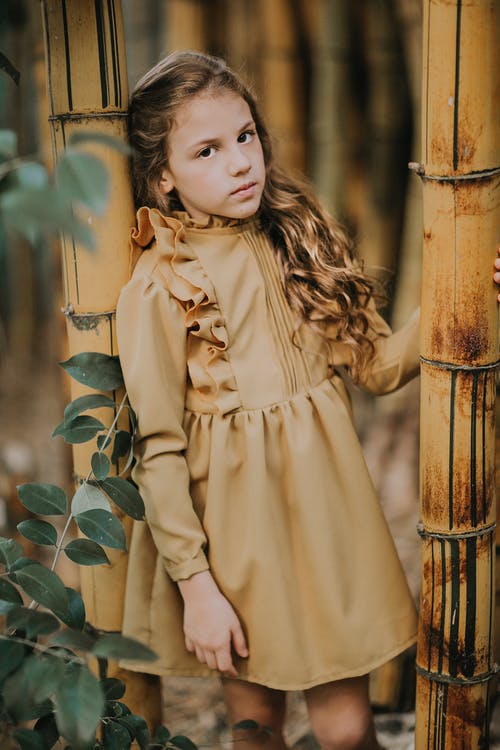 有关女孩, 小孩, 户外的免费素材图片