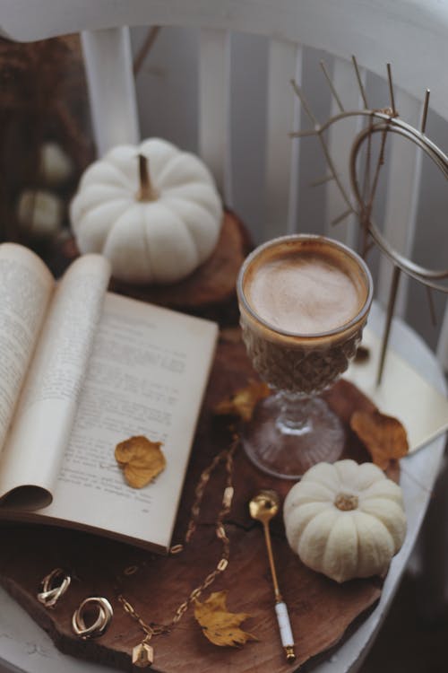 有关喝, 垂直拍摄, 室内的免费素材图片