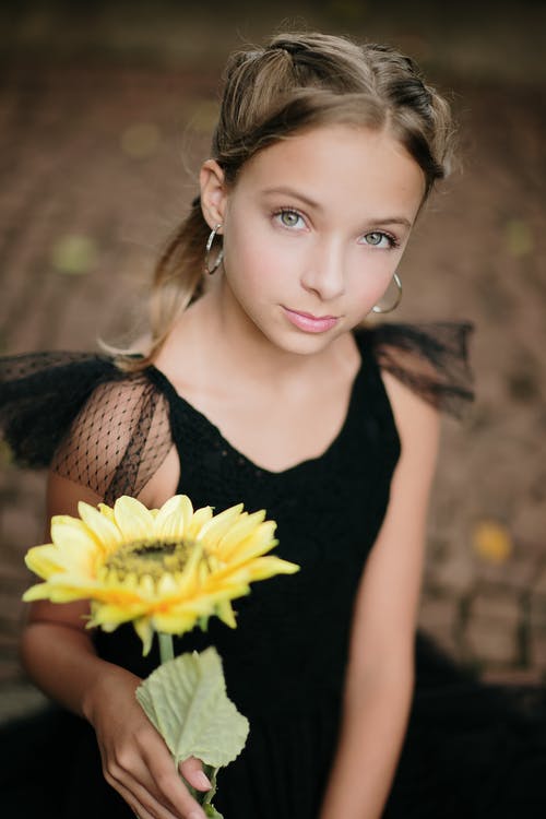 有关儿童, 可爱, 向日葵的免费素材图片