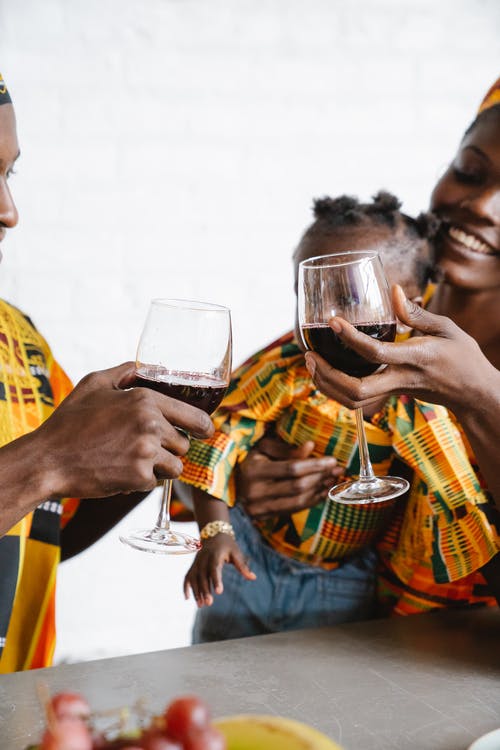 一家人一起庆祝 · 免费素材图片