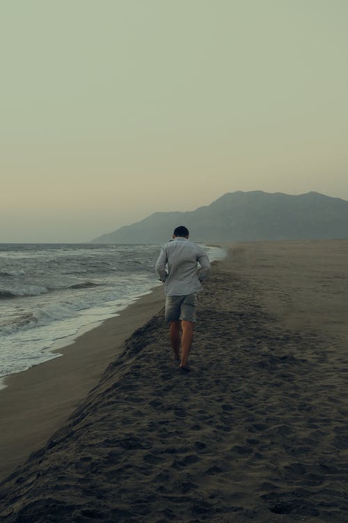 有关人, 垂直拍摄, 山的免费素材图片