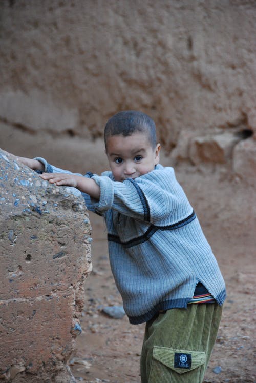 有关垂直拍摄, 巨岩, 接触的免费素材图片